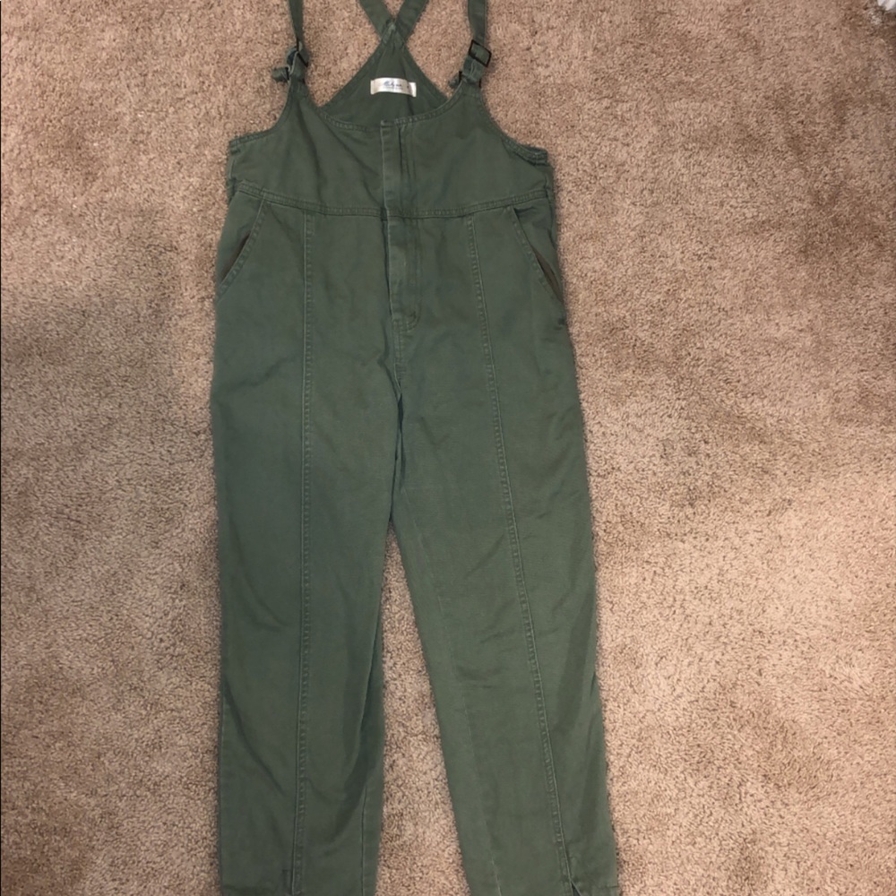 Super cute overall pant